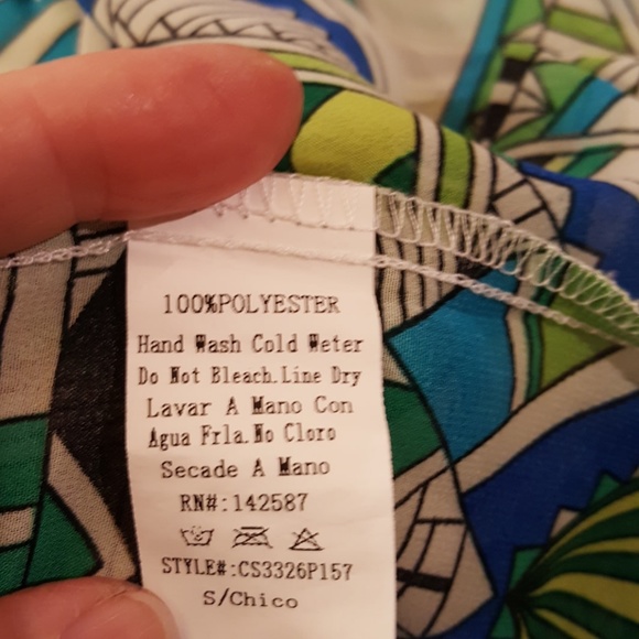 Multi colored top w/two matching camis - Picture 5 of 6